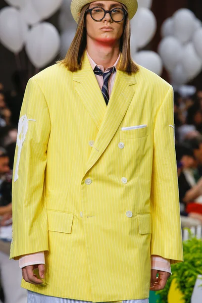 Look 75